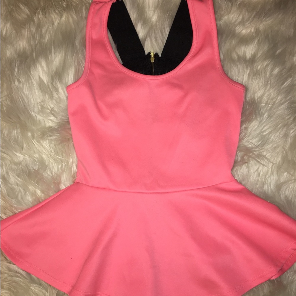 Pink and black open cross back top !